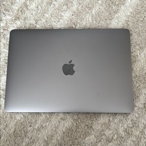 Apple MacBook Pro Air 2017 w/ Charger